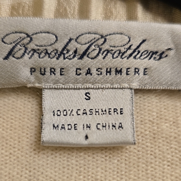 Brooks Brothers Women's Classic Cream Crew Neck Sweater - Picture 10 of 12